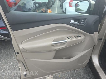 2017 Ford Escape SE - miniatura 9