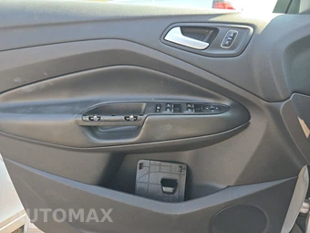 2017 Ford Escape SE - miniatura 9