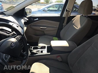 2017 Ford Escape SE – miniatura 7