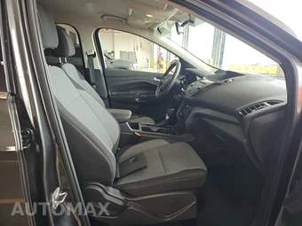2017 Ford Escape SE – miniatura 8