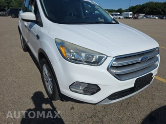 2017 Ford Escape SE – miniatura 3