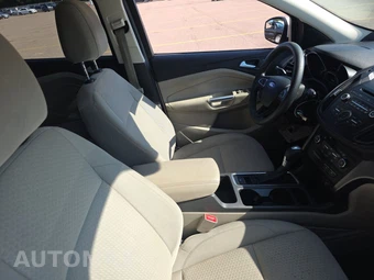 2017 Ford Escape SE – miniatura 8