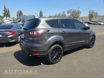 2017 Ford Escape SE - miniatura 4