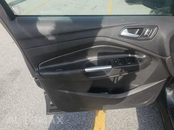 2017 Ford Escape SE - miniatura 9