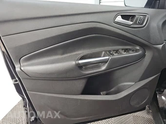 2017 Ford Escape SE – miniatura 9