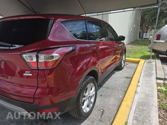 2017 Ford Escape SE - miniatura 3