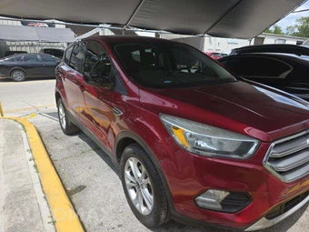 2017 Ford Escape SE - miniatura 4