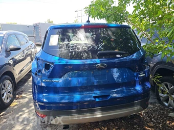 2017 Ford Escape SE - miniatura 5