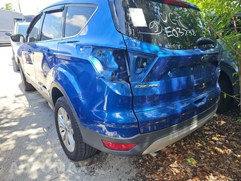 2017 Ford Escape SE - miniatura 6
