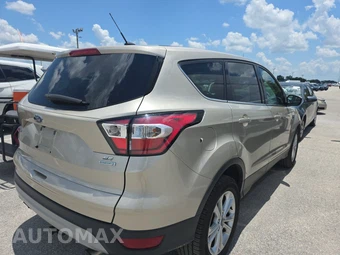 2017 Ford Escape SE – miniatura 4