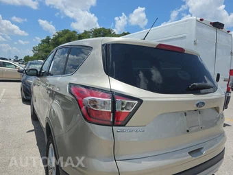 2017 Ford Escape SE – miniatura 6