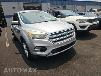 2017 Ford Escape SE – miniatura 3