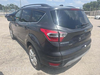 2017 Ford Escape SE – miniatura 2
