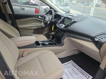2017 Ford Escape SE – miniatura 18