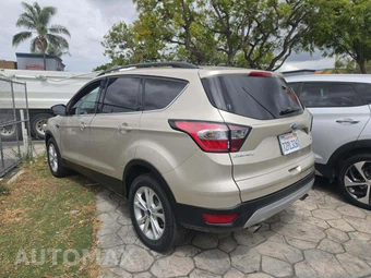 2017 Ford Escape SE – miniatura 2
