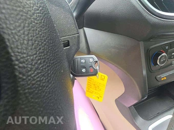 2017 Ford Escape SE – miniatura 8