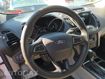2017 Ford Escape SE – miniatura 10