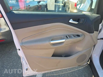 2017 Ford Escape SE – miniatura 9