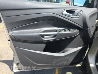2017 Ford Escape SE – miniatura 9