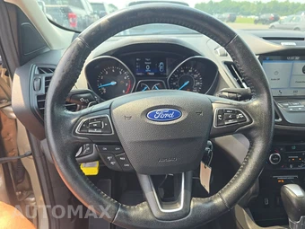 2017 Ford Escape SE – miniatura 10