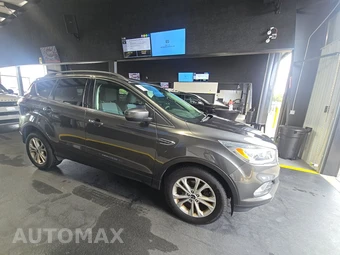 2017 Ford Escape SE - miniatura 3