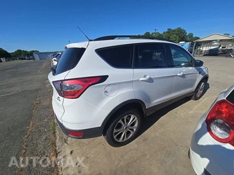 2017 Ford Escape SE - miniatura 4