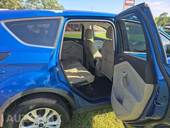 2017 Ford Escape SE – miniatura 13