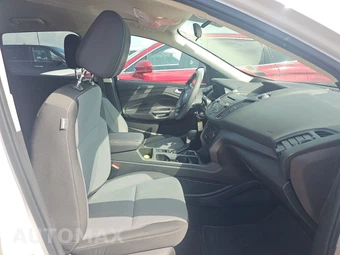 2017 Ford Escape SE – miniatura 8