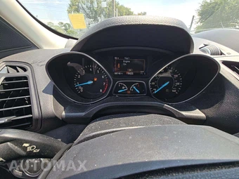2017 Ford Escape SE - miniatura 9