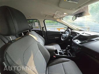 2017 Ford Escape SE – miniatura 8