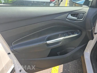 2017 Ford Escape SE - miniatura 9