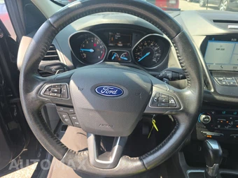 2017 Ford Escape SE – miniatura 10