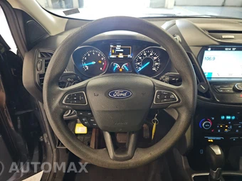 2017 Ford Escape SE – miniatura 10