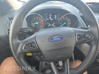 2017 Ford Escape SE – miniatura 10