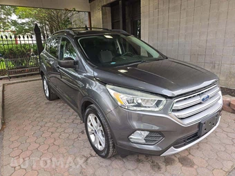 2017 Ford Escape SE – miniatura 4