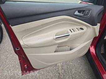 2017 Ford Escape SE – miniatura 9