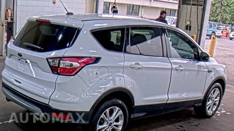 2017 Ford Escape SE – miniatura 4