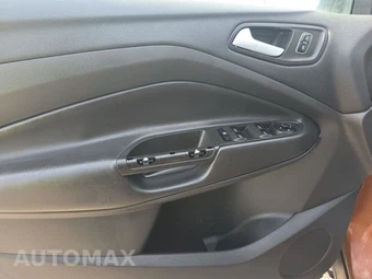 2017 Ford Escape SE – miniatura 9