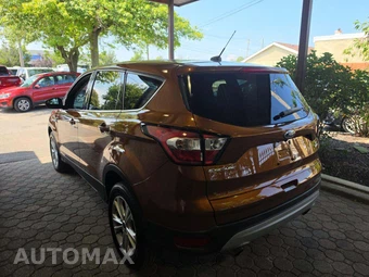 2017 Ford Escape SE - miniatura 2