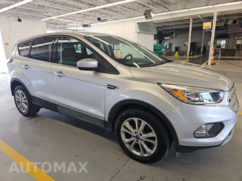 2017 Ford Escape SE – miniatura 3