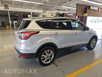 2017 Ford Escape SE – miniatura 4