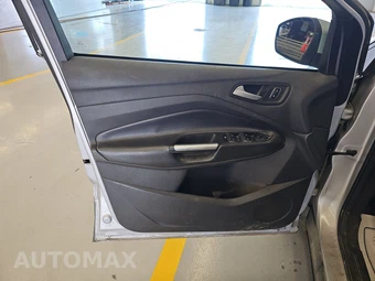 2017 Ford Escape SE – miniatura 9