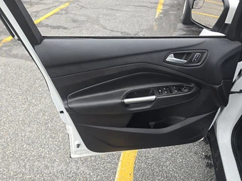 2017 Ford Escape SE - miniatura 9