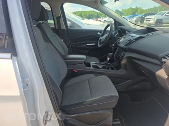 2017 Ford Escape SE - miniatura 8