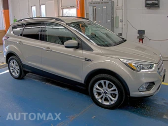 2017 Ford Escape SE – miniatura 3