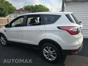 2017 Ford Escape SE – miniatura 2
