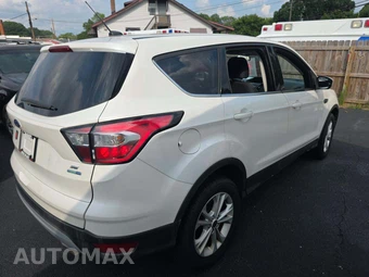 2017 Ford Escape SE – miniatura 3