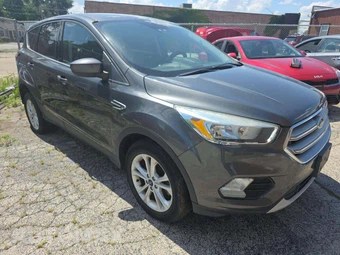 2017 Ford Escape SE – miniatura 4