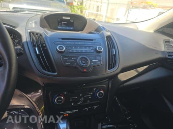 2017 Ford Escape SE – miniatura 10