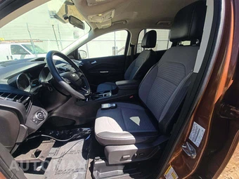 2017 Ford Escape SE – miniatura 6